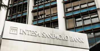 intesa sanpaolo bank case study